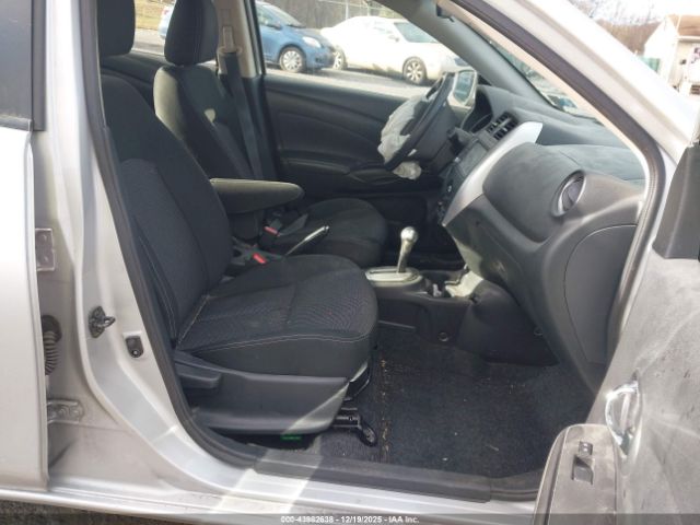 Nissan Versa 1.6 Sv Image 6
