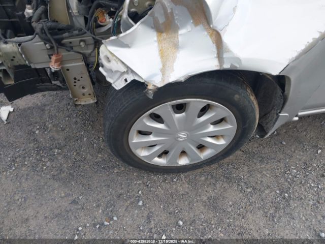 Nissan Versa 1.6 Sv Image 9