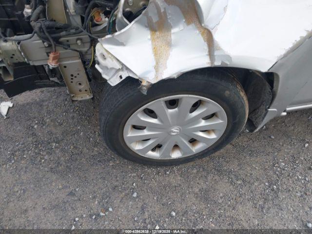 Nissan Versa 1.6 Sv Image 9