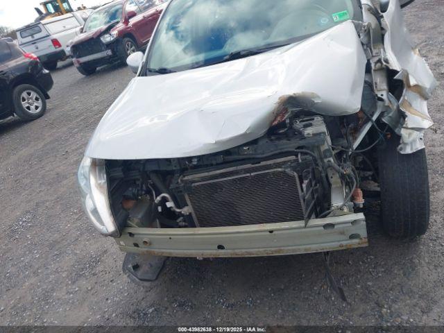 Nissan Versa 1.6 Sv Image 17