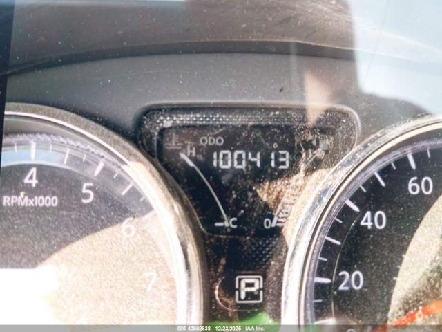 Nissan Versa 1.6 Sv Image 14