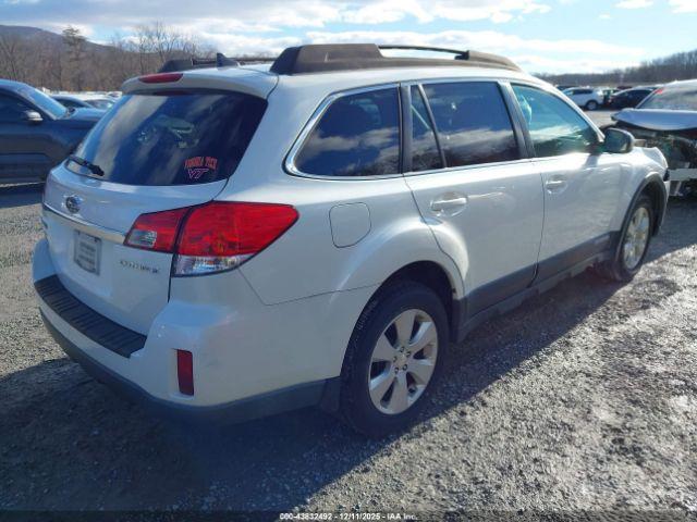 Subaru Outback 2.5i Limited Image 8