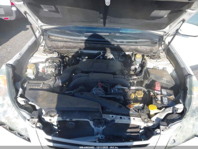 Subaru Outback 2.5i Limited Image 9