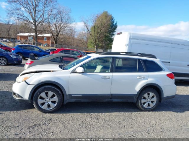 Subaru Outback 2.5i Limited Image 3
