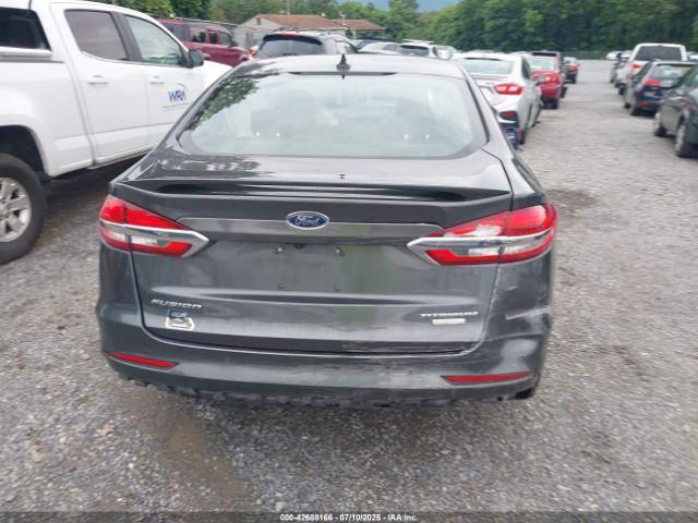 Ford Fusion Titanium Image 12