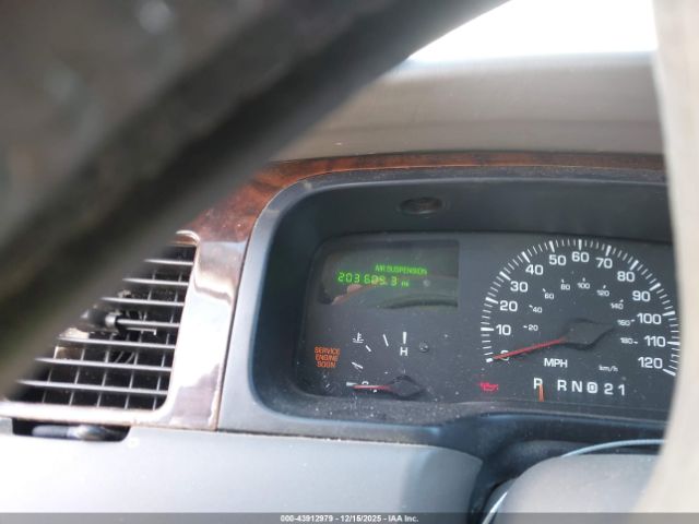 Lincoln Towncar Executive Image 6