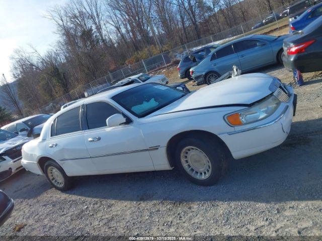 Lincoln Towncar Executive Image 13