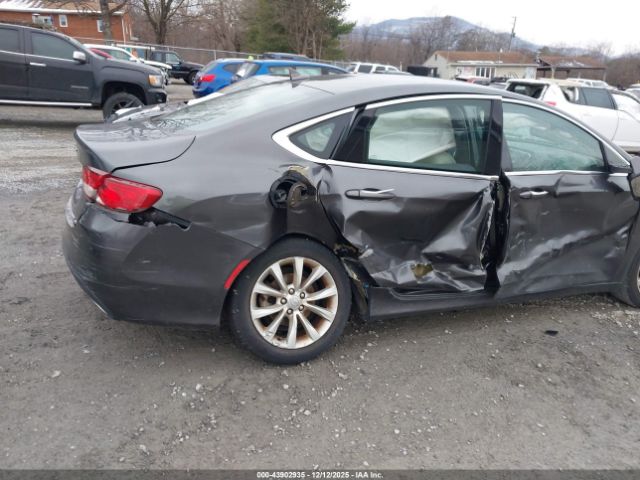 Chrysler 200 C Image 10