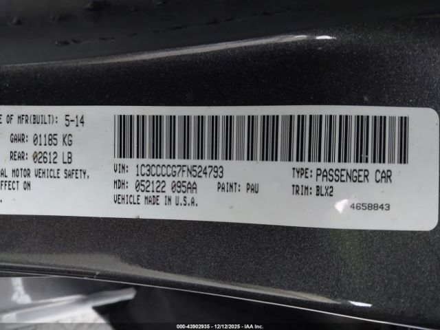 Chrysler 200 C Image 13