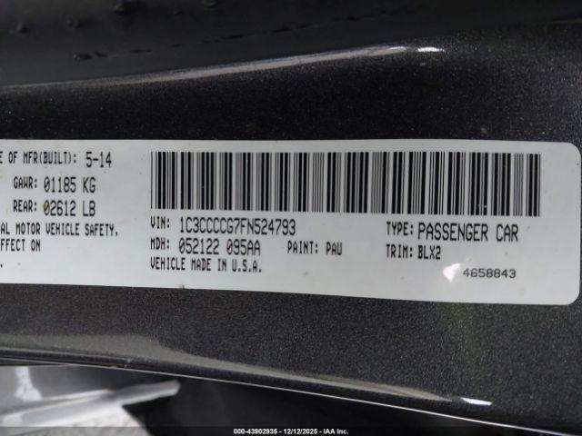 Chrysler 200 C Image 13