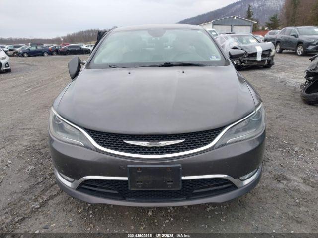 Chrysler 200 C Image 6