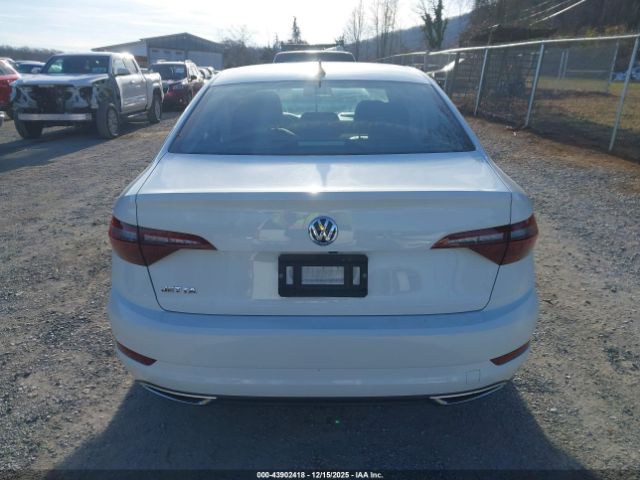 Volkswagen Jetta Image 3