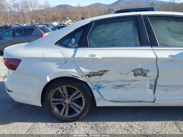 Volkswagen Jetta Image 17