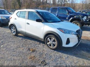  Salvage Nissan Kicks