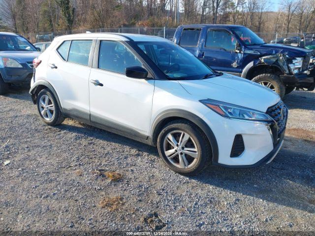  Salvage Nissan Kicks