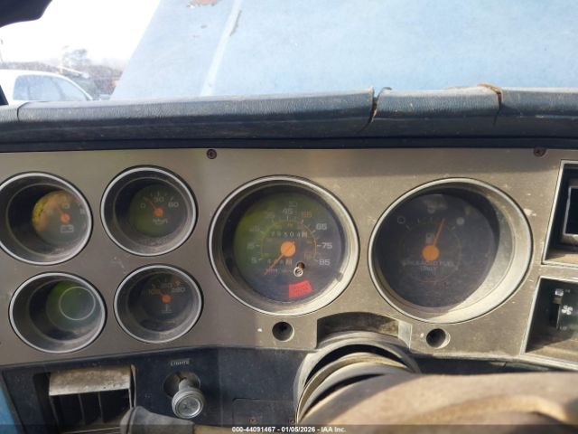 Chevrolet R30 Image 13