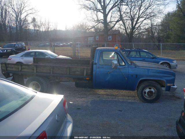 Chevrolet R30 Image 10