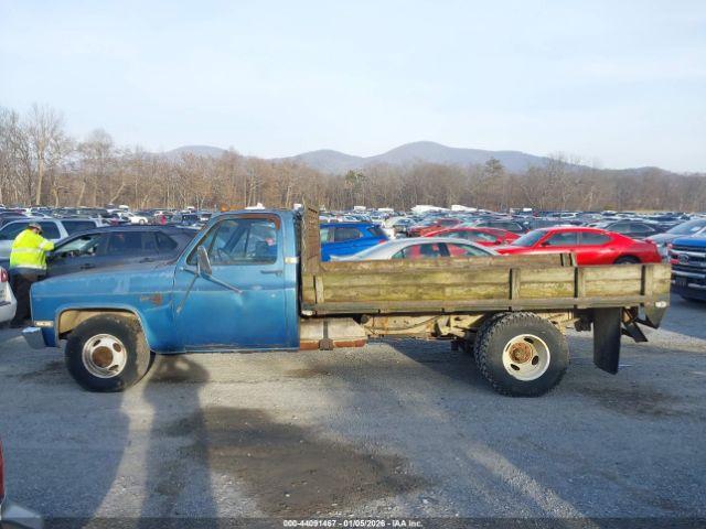 Chevrolet R30 Image 17