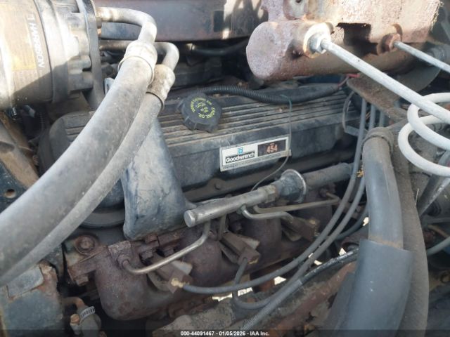 Chevrolet R30 Image 12