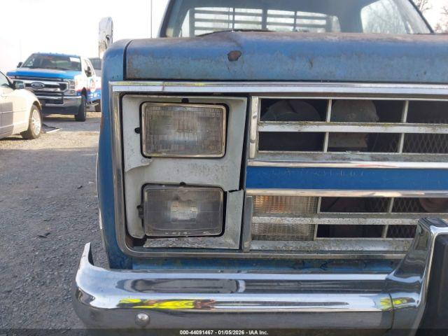 Chevrolet R30 Image 14