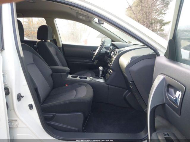 Nissan Rogue Sv Image 4