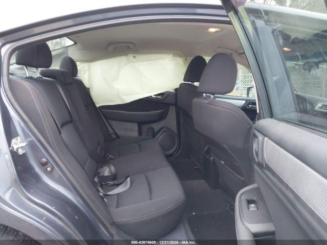 Subaru Legacy 2.5i Premium Image 17