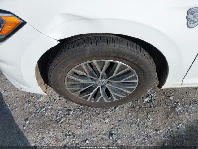 Volkswagen Jetta Image 12