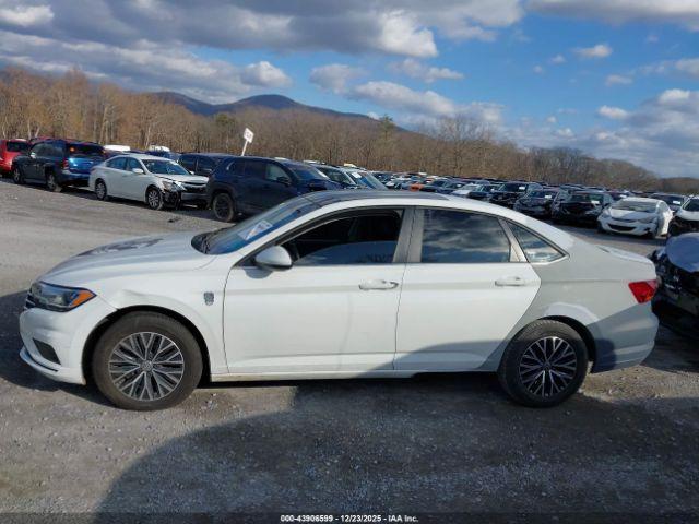 Volkswagen Jetta Image 14