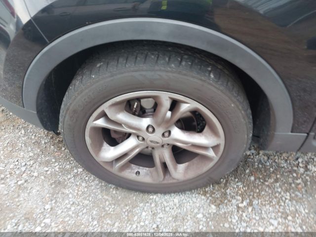 Ford Explorer Limited Image 10