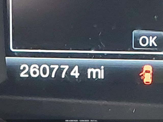 Ford Explorer Limited Image 17