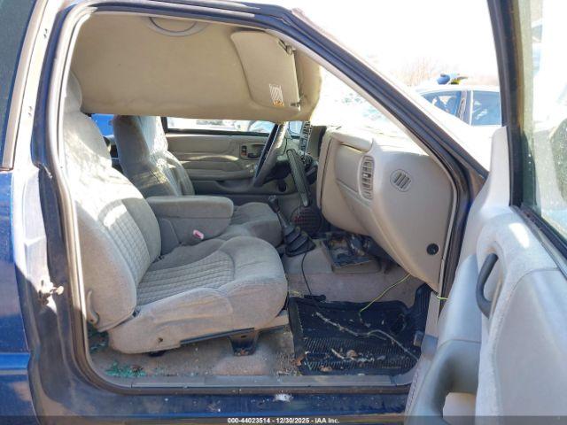 Chevrolet S-10 Ls Image 15