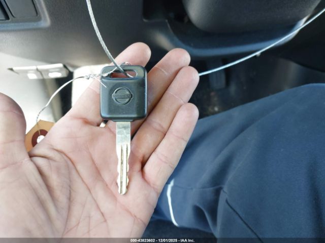 Nissan Versa 1.6 S Image 9