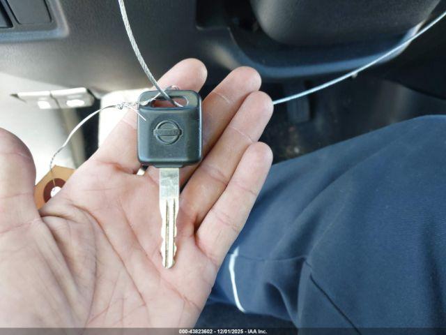 Nissan Versa 1.6 S Image 9