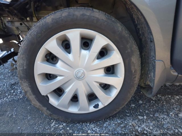 Nissan Versa 1.6 S Image 11