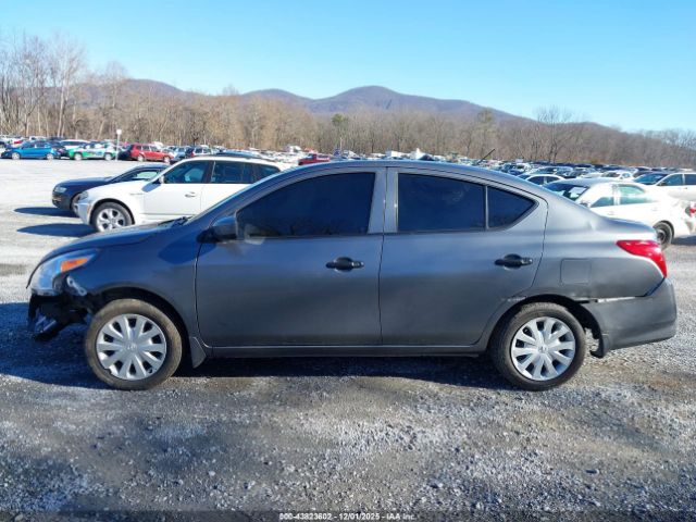 Nissan Versa 1.6 S Image 16