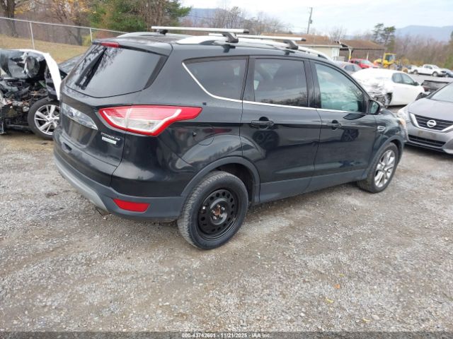 Ford Escape Titanium Image 17