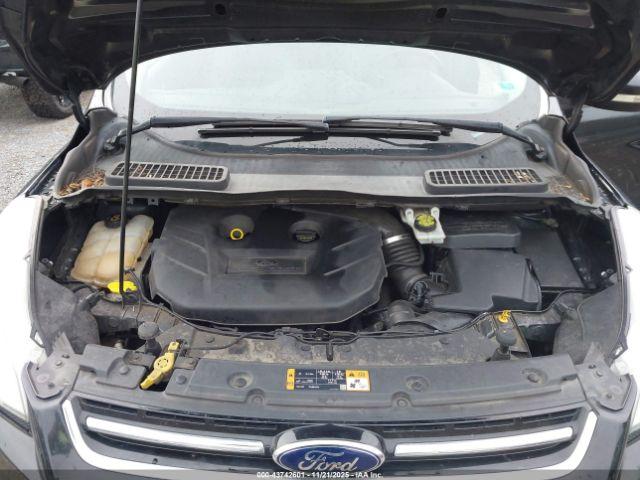 Ford Escape Titanium Image 14