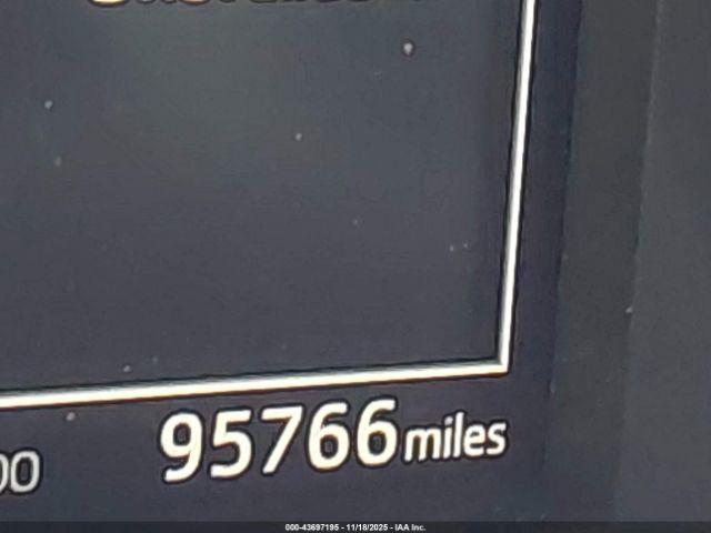 Toyota Corolla Se Image 11