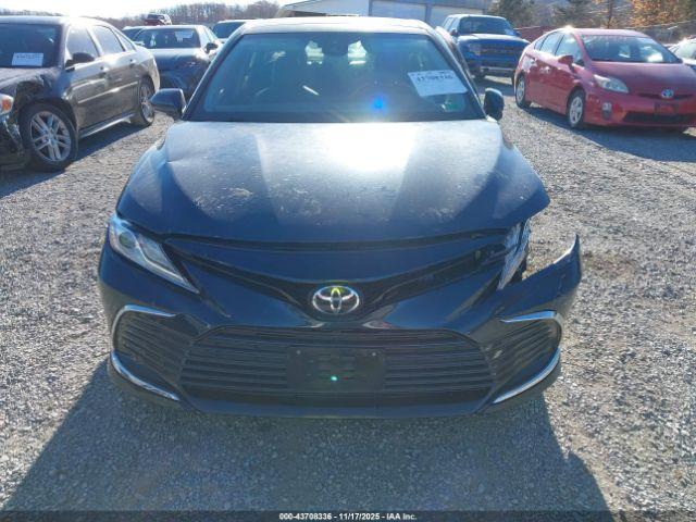 Toyota Camry Xle Image 15
