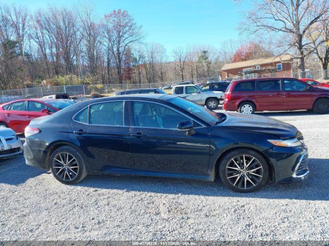 Toyota Camry Xle Image 16