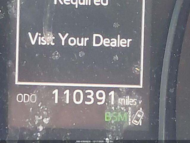 Toyota Camry Le Image 16