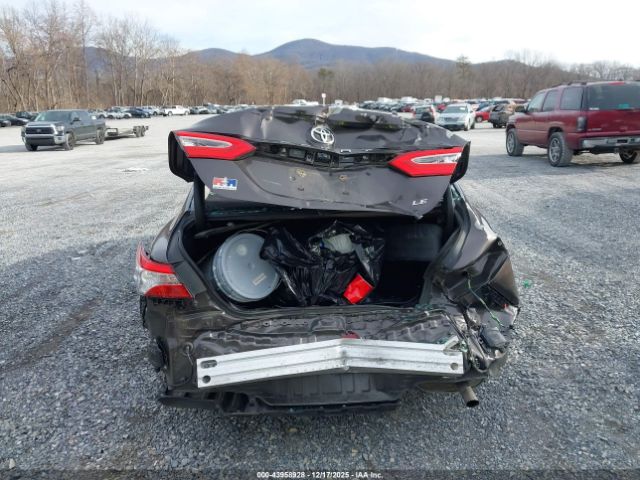 Toyota Camry Le Image 15