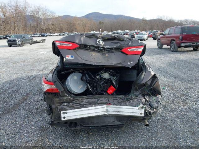 Toyota Camry Le Image 15