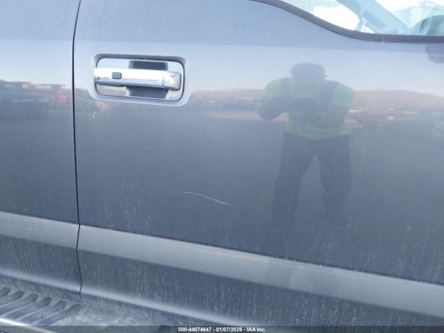 Ford F-150 Lariat Image 13