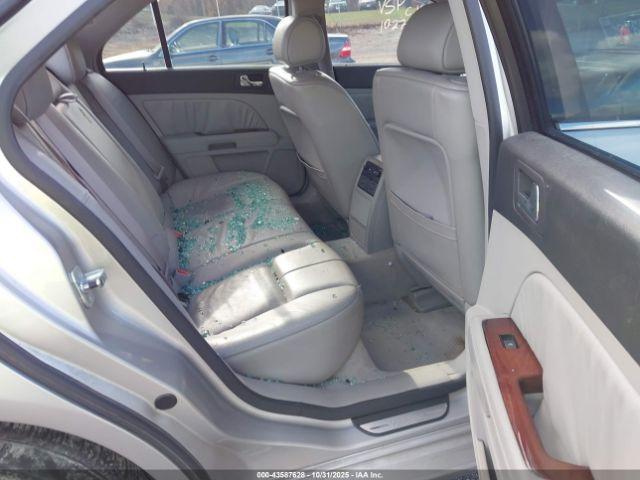 Cadillac STS V8 Image 11