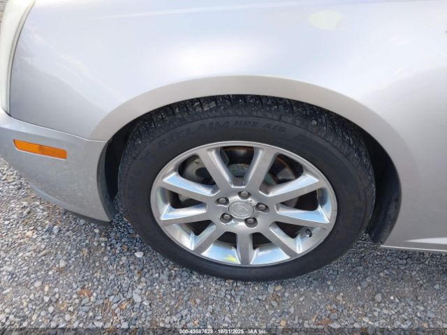 Cadillac STS V8 Image 17