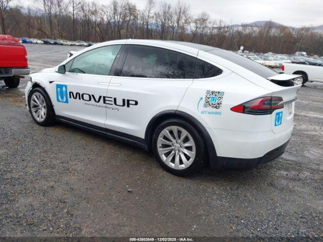 Tesla Model X Image 2