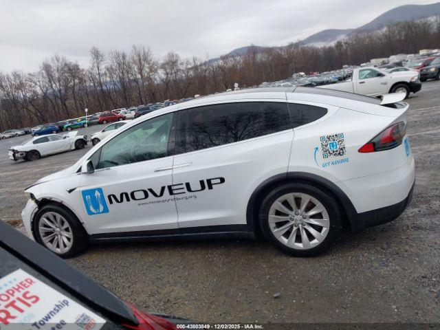 Tesla Model X Image 19