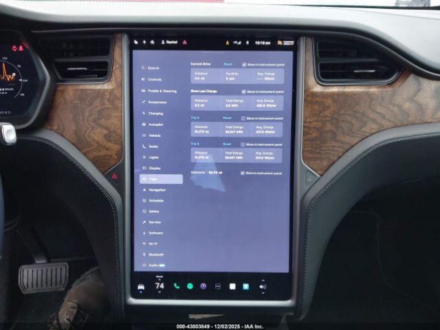 Tesla Model X Image 14