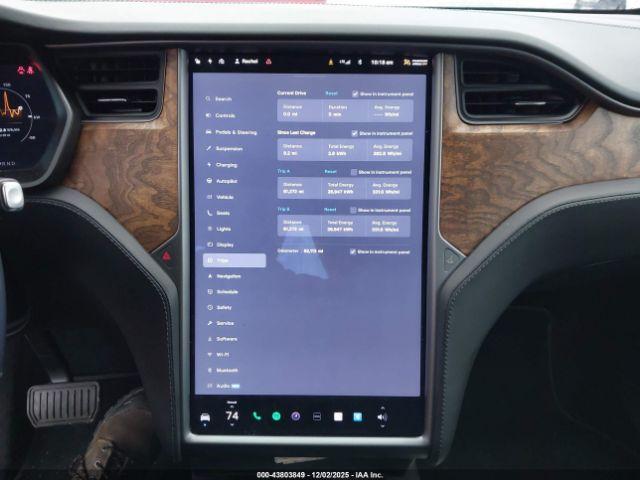 Tesla Model X Image 14